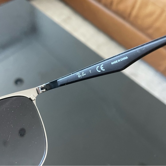 Ray Bans Men’s Clubmaster Sunglasses - Picture 2 of 3